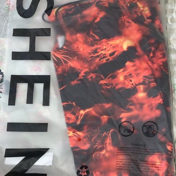 Red and black short romper shein xs women - Picture 4 of 4